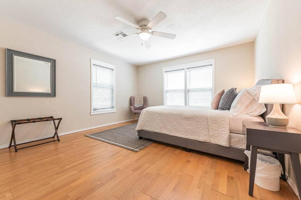 Escape To A Restored 1920S East Waco Bungalow מראה חיצוני תמונה