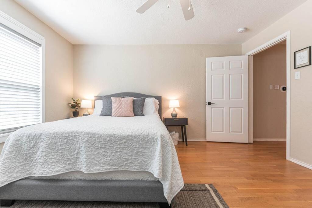 Escape To A Restored 1920S East Waco Bungalow מראה חיצוני תמונה