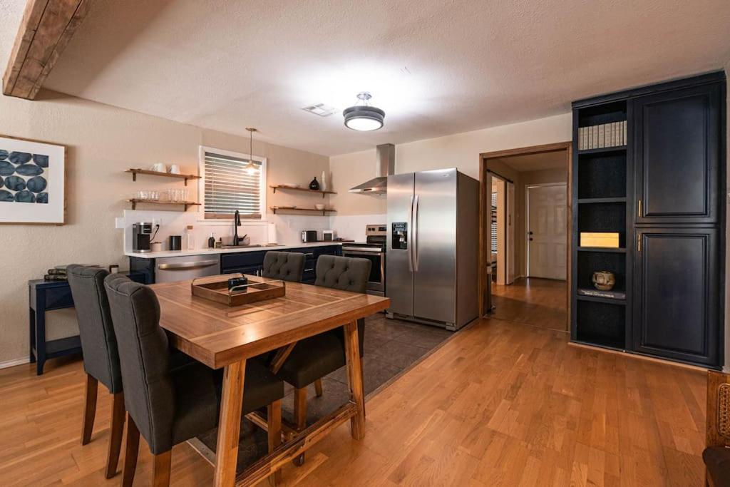Escape To A Restored 1920S East Waco Bungalow מראה חיצוני תמונה