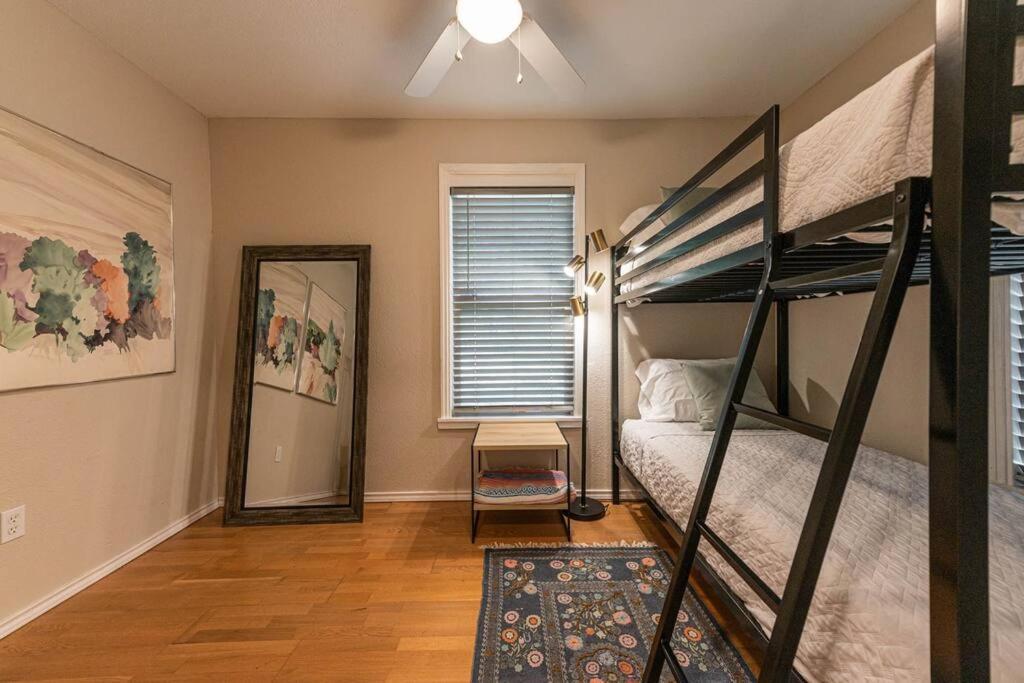 Escape To A Restored 1920S East Waco Bungalow מראה חיצוני תמונה